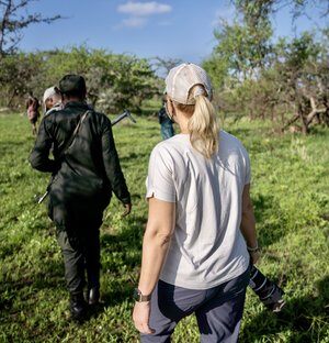Hadzabe_Jen_Walking_Mwiba_KS-Jun-27-2024-06-19-30-7625-PM